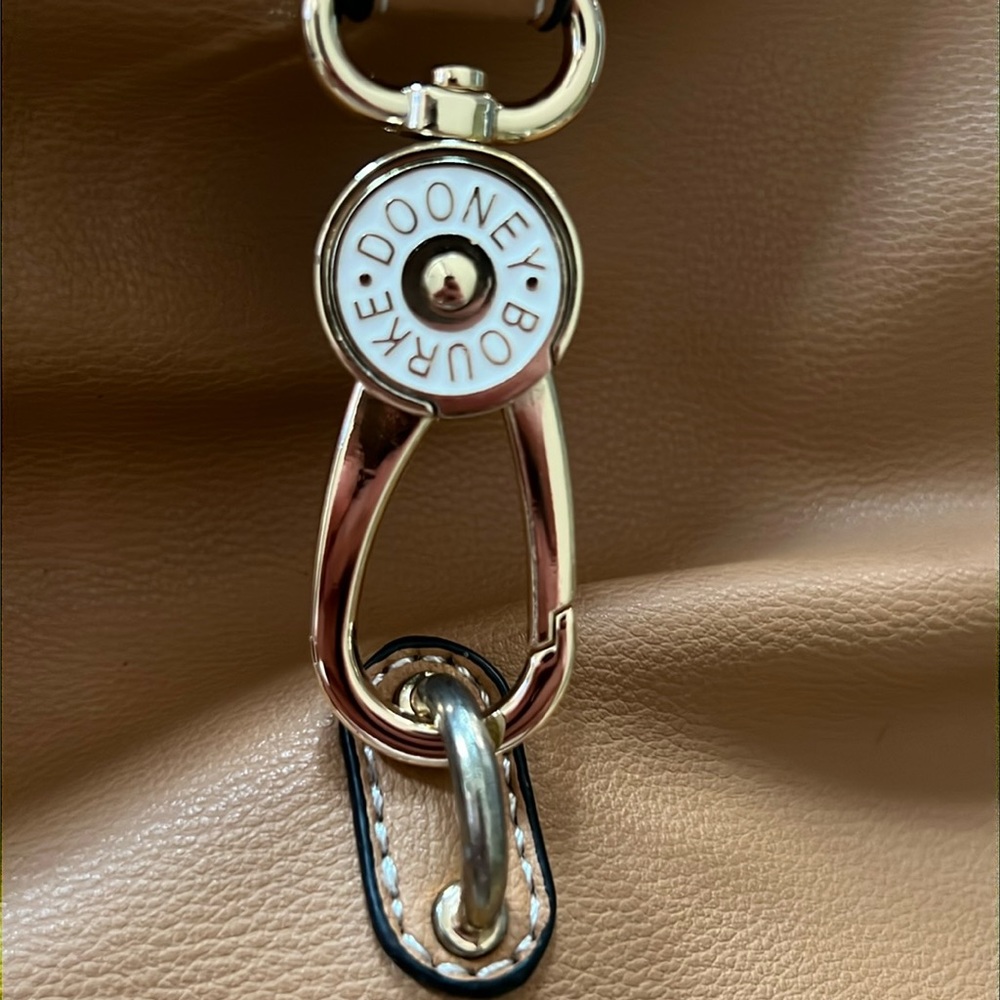 Dooney & Bourke tan shoulder bag - Picture 5 of 5